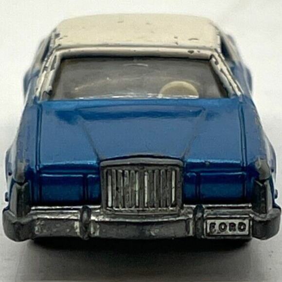 Vintage Tomica 1976 Ford Continental Mark IV Diecast Model Car Vehicle Toy - Picture 2 of 10